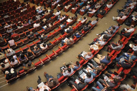 Schéma type pour salle de conférence hybride