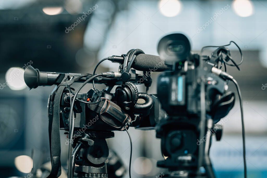 Caméras et régie pour webdiffusion